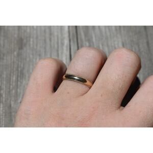 Size 8 14k yellow gold band 4mm wide wedding band